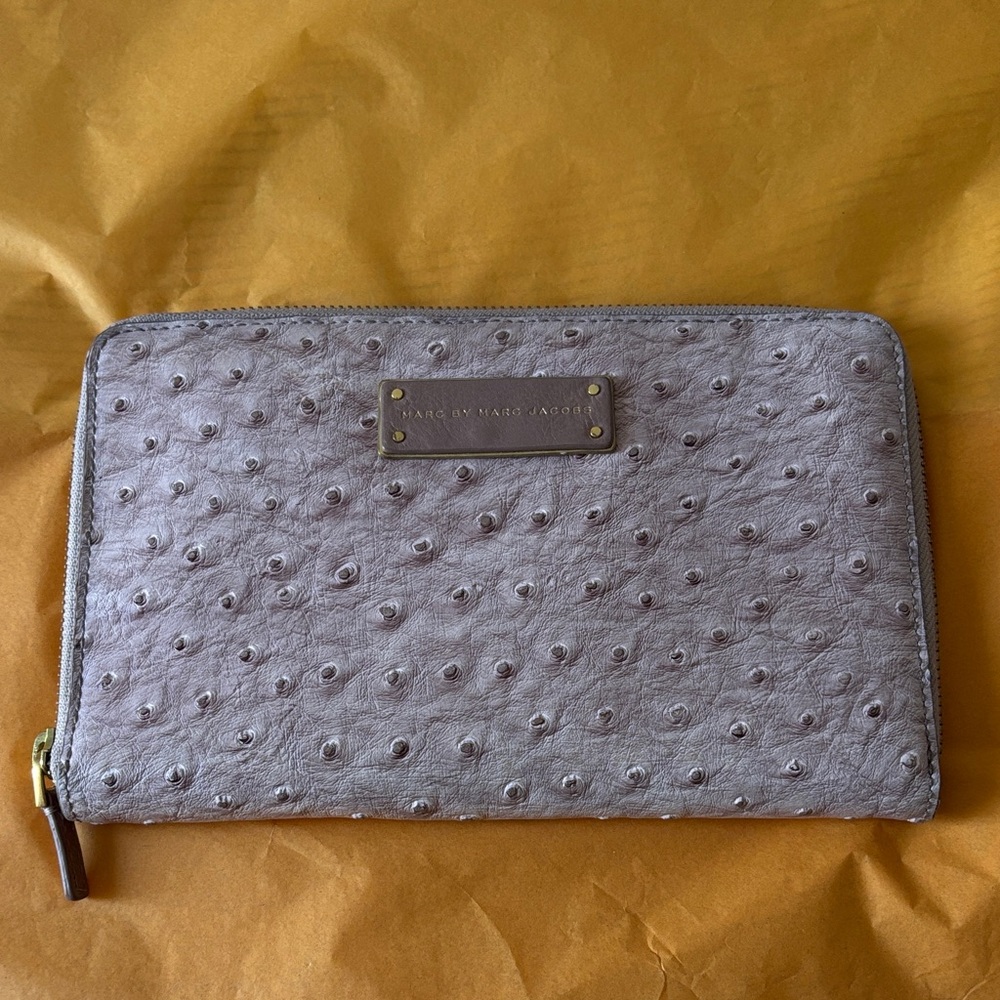 Marc By Marc Jacobs Textured Pink Wristlet